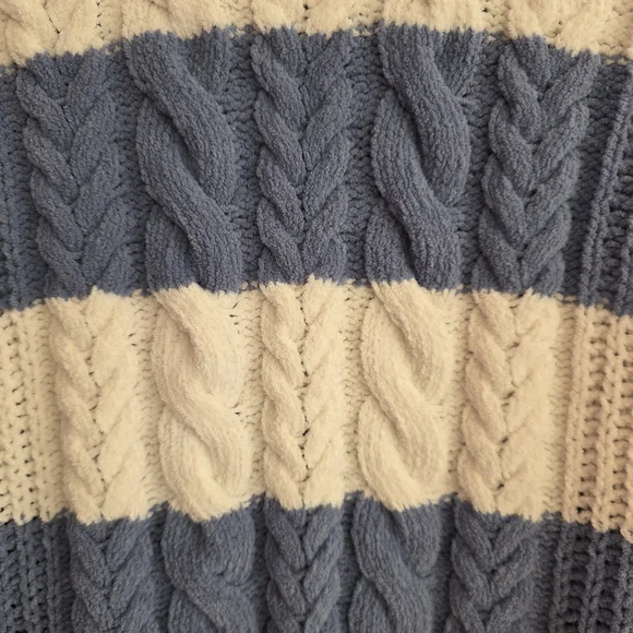 Abercrombie Kids Blue and White Striped Cable Knit Sweater, Size 11/12 - Picture 6 of 6